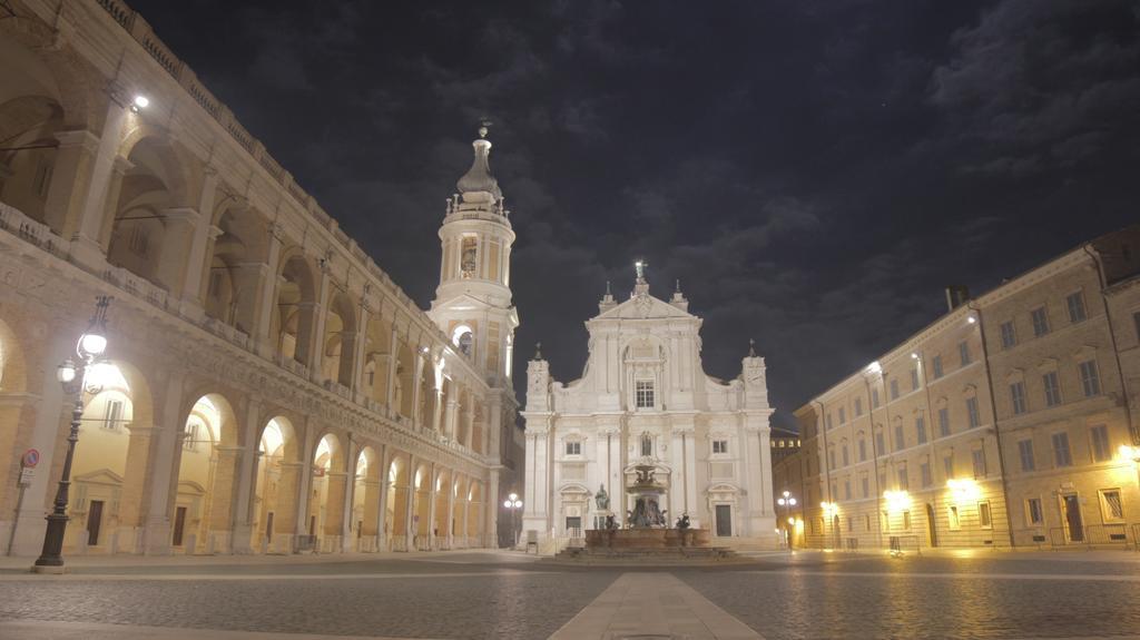 Pensione Piemonte Loreto Bagian luar foto