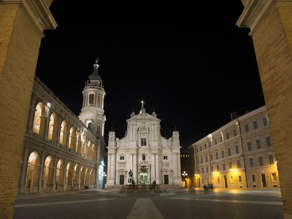 Pensione Piemonte Loreto Bagian luar foto