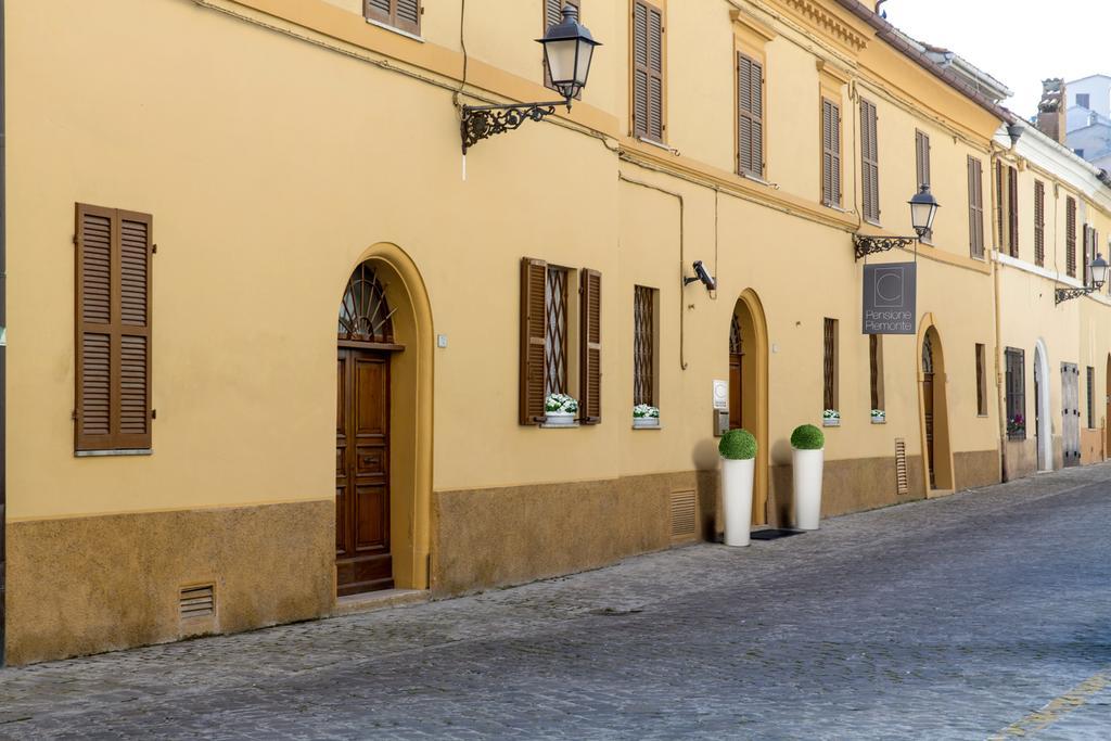 Pensione Piemonte Loreto Bagian luar foto