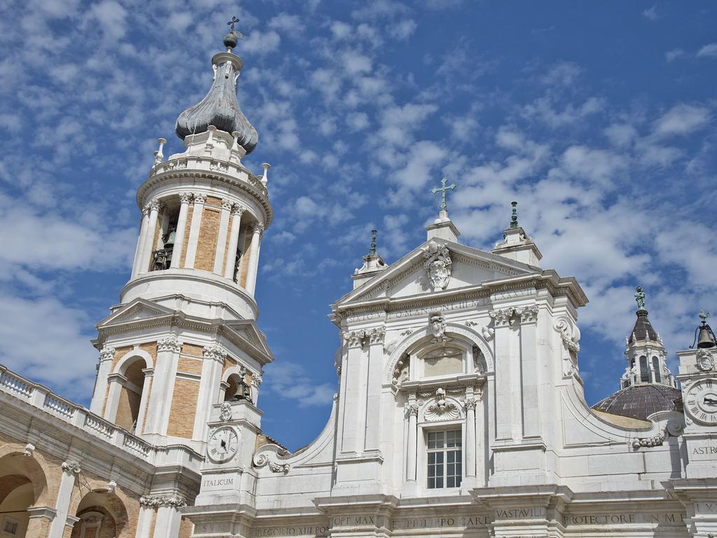 Pensione Piemonte Loreto Bagian luar foto